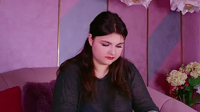 UR BELLA online show from October 18, 2025, 11:11 am