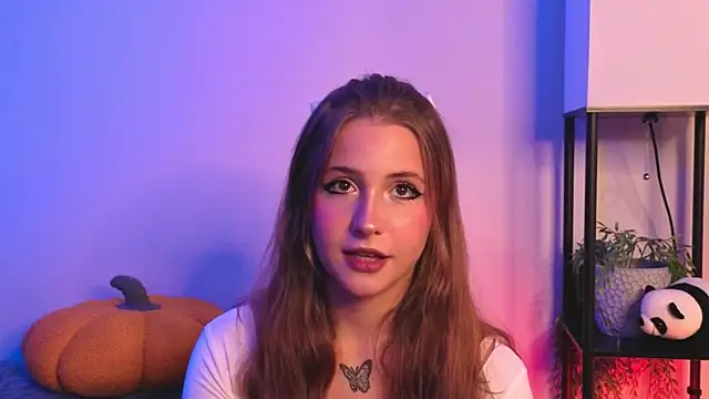 Snapshot of LoveSeekins chatting on October 12, 2025, 7:35 pm LoveSeekins online show from October 12, 2025, 7:35 pm