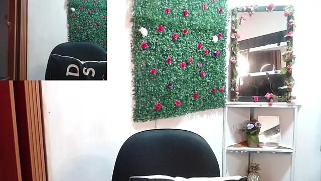 Snapshot of MIA__SPENCER chatting on September 10, 2025, 12:05 pm MIA SPENCER online show from September 10, 2025, 12:05 pm