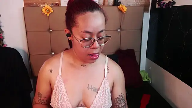 MIA  SPENCER online show from February 4, 2026, 5:41 pm