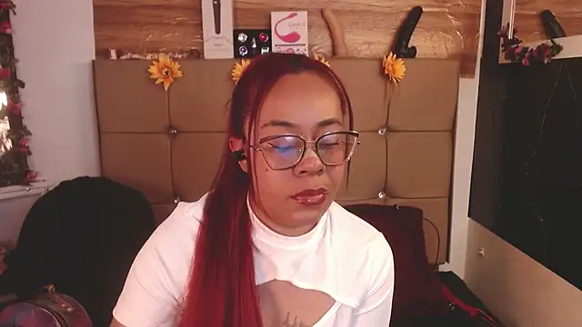 Snapshot of MIA__SPENCER chatting on April 30, 2026, 8:04 pm MIA SPENCER online show from April 30, 2026, 8:04 pm