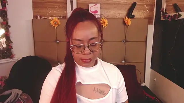 Snapshot of MIA__SPENCER chatting on April 30, 2026, 8:57 pm MIA SPENCER online show from April 30, 2026, 8:57 pm
