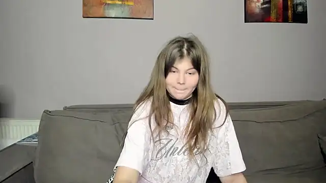 Lilly Jess online show from November 10, 2025, 8:30 pm