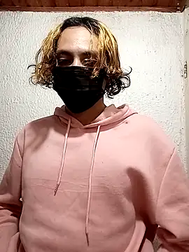 Snapshot of kittymutant99 chatting on December 4, 2025, 8:06 pm kittymutant99 online show from December 4, 2025, 8:06 pm