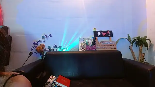 carolinerue online show from September 22, 2025, 11:29 pm