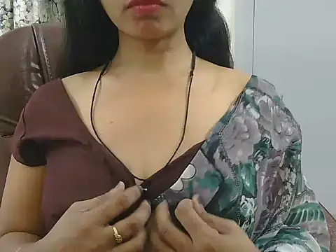 MISS SOMIYA online show from May 7, 2026, 3:50 pm