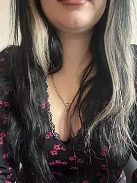 Molly-molly- online show from May 7, 2026, 6:08 am
