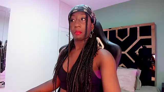 Madison Monroe  online show from September 19, 2025, 11:33 am