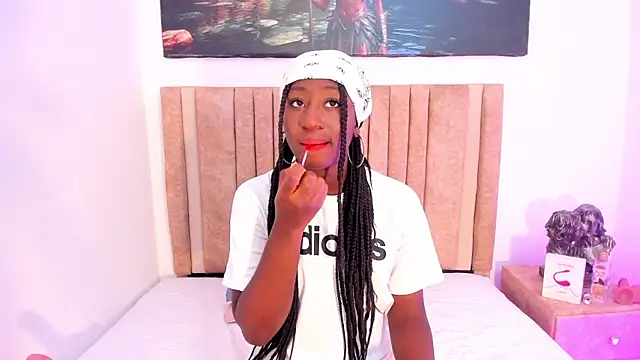 Madison Monroe  online show from October 15, 2025, 12:16 pm