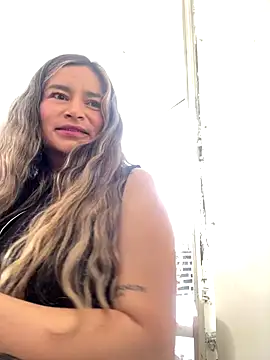 Auroraxx T online show from September 10, 2025, 8:09 pm