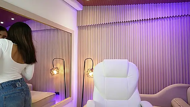 sarabelmont online show from September 12, 2025, 11:54 am