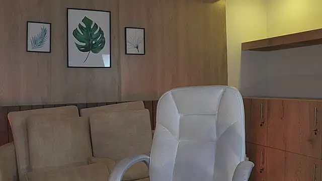 sarabelmont online show from October 9, 2025, 12:14 pm