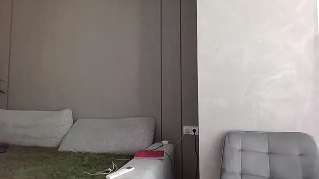 Snapshot of MrsAlice chatting on October 21, 2025, 9:21 am MrsAlice online show from October 21, 2025, 9:21 am