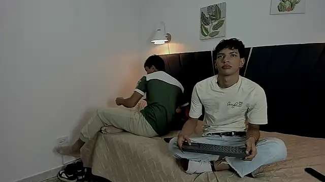 Snapshot of maicol_cum23 chatting on September 28, 2025, 1:05 pm maicol cum23 online show from September 28, 2025, 1:05 pm