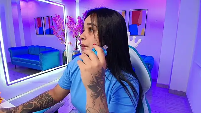 Snapshot of Black_roseee chatting on October 4, 2025, 3:59 am Black roseee online show from October 4, 2025, 3:59 am