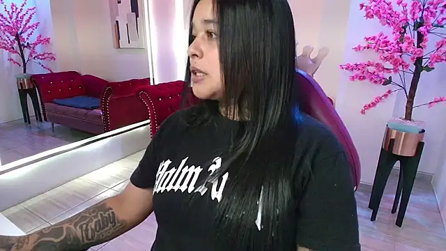 Snapshot of Black_roseee chatting on October 25, 2025, 3:14 am Black roseee online show from October 25, 2025, 3:14 am