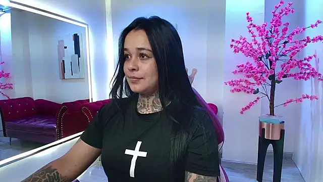 Black roseee online show from November 6, 2025, 3:29 am