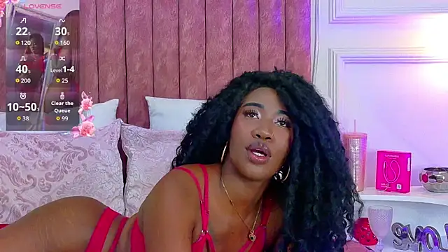 Snapshot of Rossie-Cameron chatting on September 19, 2025, 1:12 pm Rossie-Cameron online show from September 19, 2025, 1:12 pm