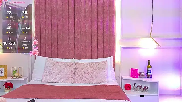 Snapshot of Rossie-Cameron chatting on September 22, 2025, 12:40 pm Rossie-Cameron online show from September 22, 2025, 12:40 pm