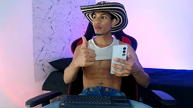 lorian vikel online show from November 11, 2025, 9:04 pm