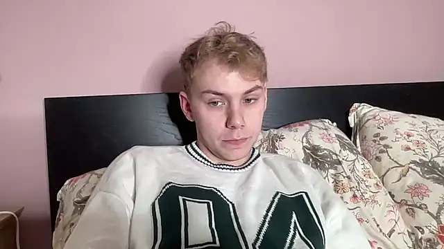 scottishtwink01 online show from October 13, 2025, 5:35 pm