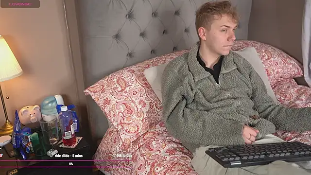 scottishtwink01 online show from June 13, 2026, 10:40 pm