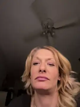 Daphneflor online show from June 3, 2026, 9:12 am