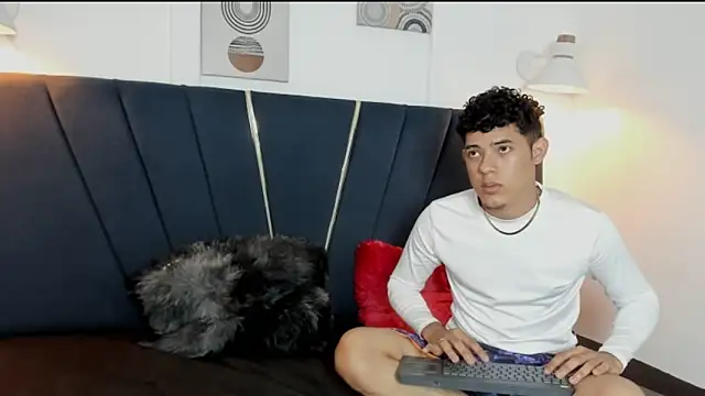 Snapshot of ryan_cum23 chatting on October 31, 2025, 3:40 am ryan cum23 online show from October 31, 2025, 3:40 am