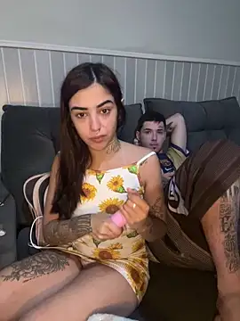 Bbzinha 18 online show from November 4, 2025, 4:00 am