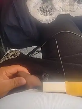 Santiagoqro85 online show from December 3, 2025, 7:23 pm