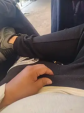 Santiagoqro85 online show from December 4, 2025, 6:05 pm