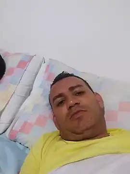 Snapshot of Erick_and_sergio chatting on September 22, 2025, 12:45 am Erick and sergio online show from September 22, 2025, 12:45 am