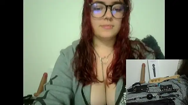 Viviana2400 online show from September 13, 2025, 11:59 pm