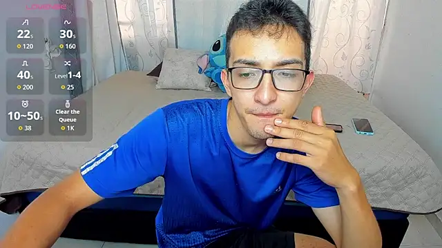 Snapshot of lustduo1 chatting on October 12, 2025, 10:31 pm lustduo1 online show from October 12, 2025, 10:31 pm