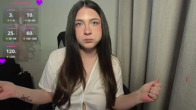 valentinauwu online show from November 25, 2025, 3:06 am