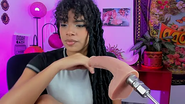 Raven luv online show from March 13, 2026, 3:46 am