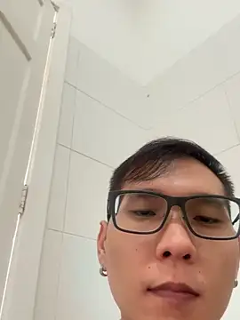 Snapshot of samuelcher chatting on October 8, 2025, 5:10 pm samuelcher online show from October 8, 2025, 5:10 pm