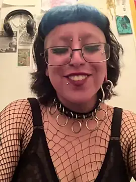 Snapshot of kinkydolly666 chatting on September 15, 2025, 11:38 pm kinkydolly666 online show from September 15, 2025, 11:38 pm