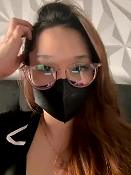 vy nguyen99 online show from September 14, 2025, 6:45 am