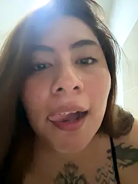 Snapshot of Edalyn29 chatting on October 1, 2025, 4:51 am Edalyn29 online show from October 1, 2025, 4:51 am