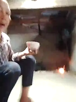 -Xuka-200 online show from November 5, 2025, 6:35 am