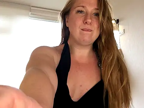 Snapshot of MazySunny chatting on October 12, 2025, 3:00 pm MazySunny online show from October 12, 2025, 3:00 pm