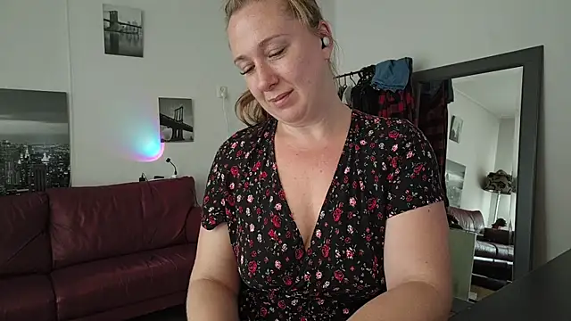MazySunny online show from July 7, 2026, 6:58 am