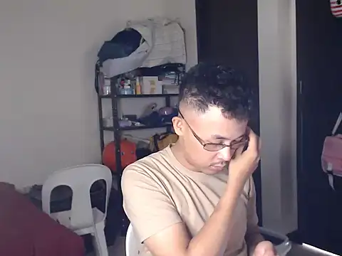 Snapshot of itsyour_Asianboy15 chatting on March 8, 2026, 5:22 am itsyour Asianboy15 online show from March 8, 2026, 5:22 am