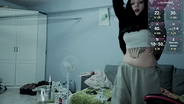 Alice Zev online show from September 28, 2025, 4:34 pm