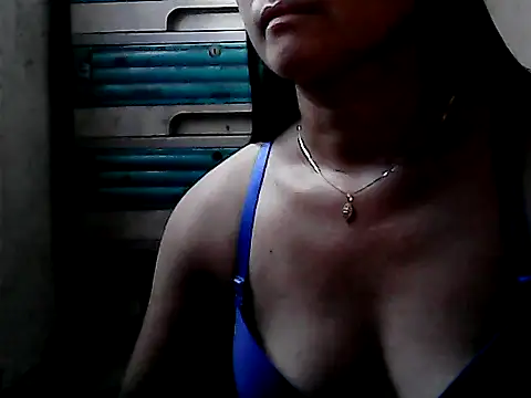 yoursPinayMama1682 online show from October 24, 2025, 6:10 am