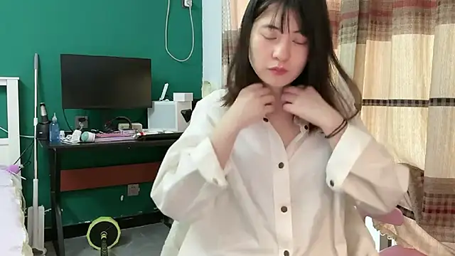 xuanxuanOo online show from September 25, 2025, 7:12 am