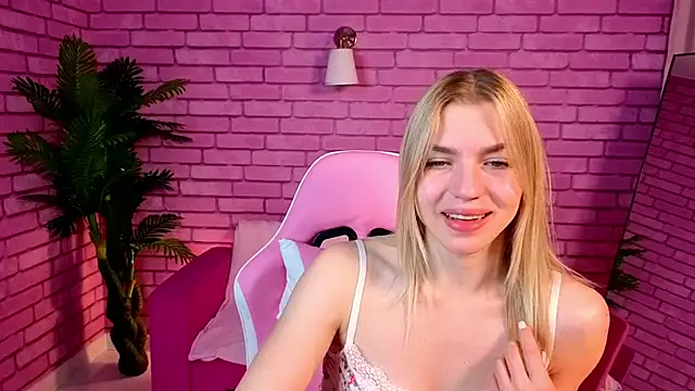 Margo Robbbie online show from October 18, 2025, 1:08 am