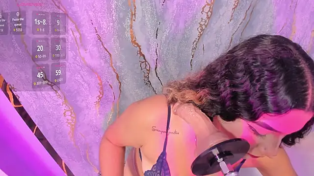 mia cataleiya online show from October 7, 2025, 11:51 am