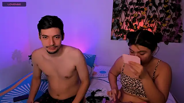 Snapshot of kylietimothee chatting on October 1, 2025, 3:51 pm kylietimothee online show from October 1, 2025, 3:51 pm